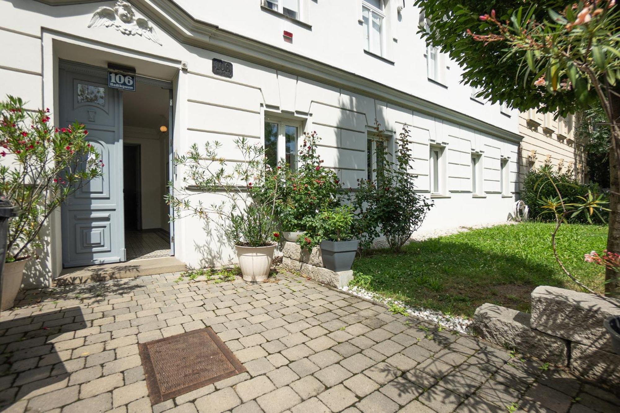 Dainn Schoenbrunn Wien